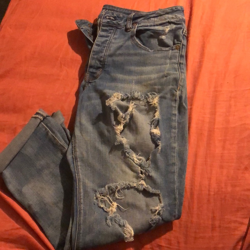 AE Tomgirl Destroyed Jeans